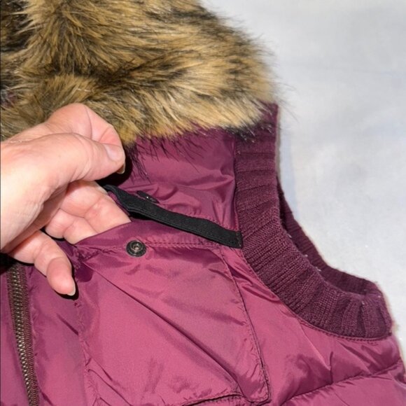 Peeples & Lula Puffer Vest Burgundy Black Faux Fur Collar Stylish Layering Sz S - Picture 8 of 14